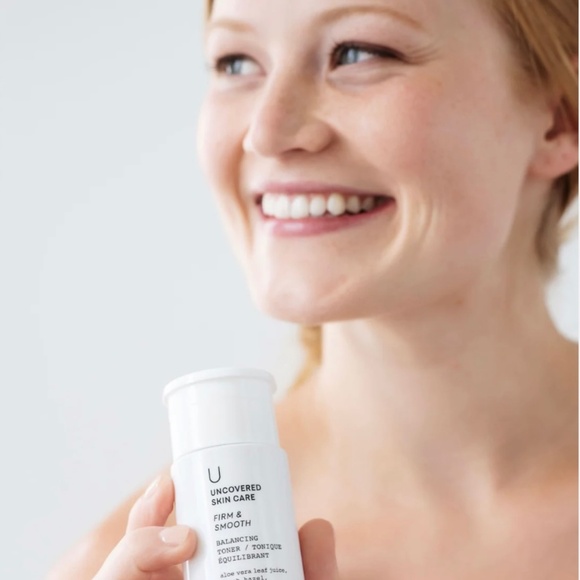 P R Firm & Smooth Uncovered Skin Care Balancing Toner - Picture 1 of 4
